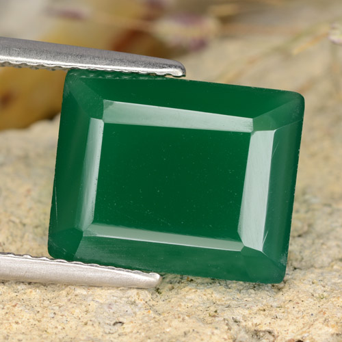 4.79カラットの天然フォレストグリーンアゲート（12.2×9.8 mm・エメラルドカット）