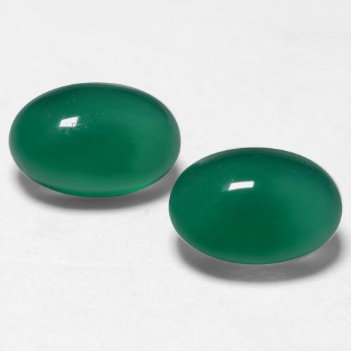 1.17カラットの天然ミディアムディープグリーンアゲート（6.1×4.2 mm・オーバルカット）