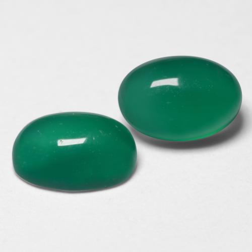 1.17カラットの天然ミディアムディープグリーンアゲート（6.1×4.2 mm・オーバルカット）