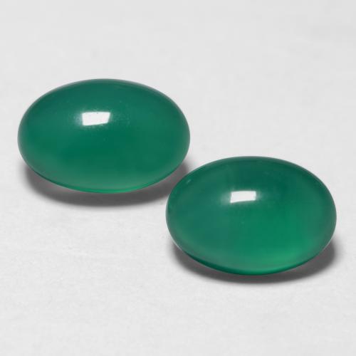 1.08カラットの天然ミディアムディープグリーンアゲート（5.9×4.1 mm・オーバルカット）