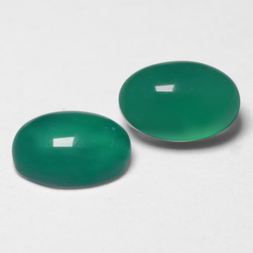 1.08カラットの天然ミディアムディープグリーンアゲート（5.9×4.1 mm・オーバルカット）
