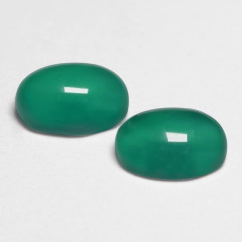 1.08カラットの天然ミディアムディープグリーンアゲート（5.9×4.1 mm・オーバルカット）