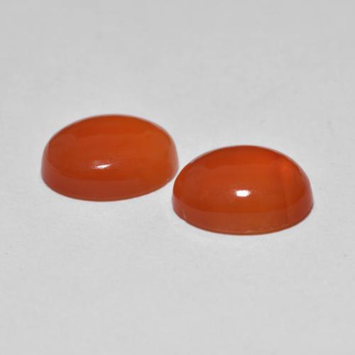 3.32カラットの天然ミディアムオレンジアゲート（8.9×7.1 mm・オーバルカット）