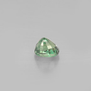 0.54カラットの天然グリーン/レッドアレキサンドライト（4.6×3.8 mm・オーバルカット）