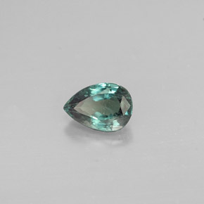 0.45カラットの天然グリーン/レッドアレキサンドライト（5.5×3.8 mm・洋梨の形）