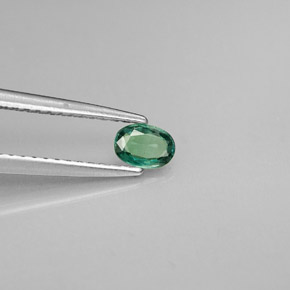 0.25カラットの天然グリーン/レッドアレキサンドライト（4.6×3.3 mm・オーバルカット）