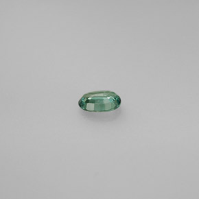 0.25カラットの天然グリーン/レッドアレキサンドライト（4.6×3.3 mm・オーバルカット）