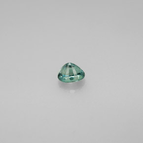 0.31カラットの天然グリーン/レッドアレキサンドライト（4.2×3.2 mm・オーバルカット）