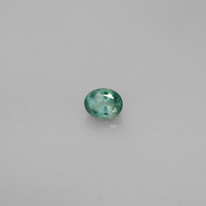 0.26カラットの天然グリーン/レッドアレキサンドライト（4.1×3.3 mm・オーバルカット）