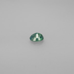 0.26カラットの天然グリーン/レッドアレキサンドライト（4.1×3.3 mm・オーバルカット）