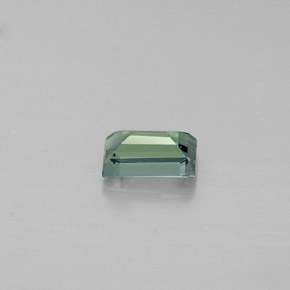 0.40カラットの天然グリーン/レッドアレキサンドライト（5.1×3.1 mm・バゲット）