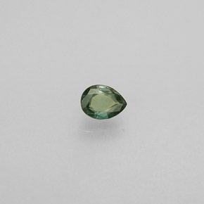 0.12カラットの天然グリーン/レッドアレキサンドライト（3.3×2.5 mm・洋梨の形）