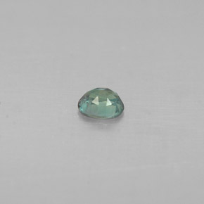 0.11カラットの天然グリーン/レッドアレキサンドライト（3.1×2.5 mm・オーバルカット）