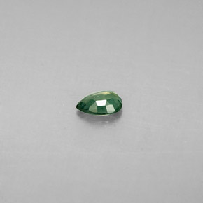 0.14カラットの天然グリーン/レッドアレキサンドライト（4×2.9 mm・洋梨の形）