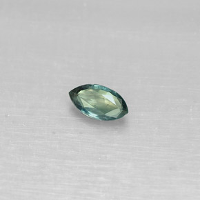 0.15カラットの天然グリーン/レッドアレキサンドライト（4.6×2.5 mm・マーキス）