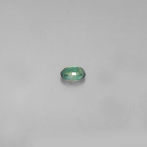 0.13カラットの天然グリーン/レッドアレキサンドライト（3.6×2.6 mm・オーバルカット）