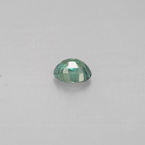 0.15カラットの天然グリーン/レッドアレキサンドライト（3.6×2.8 mm・オーバルカット）