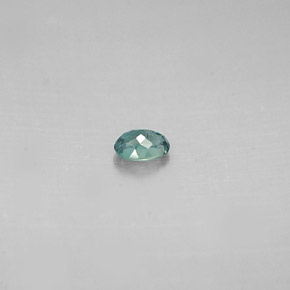 0.11カラットの天然グリーン/レッドアレキサンドライト（3.3×2.4 mm・オーバルカット）