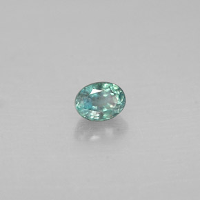 0.18カラットの天然グリーン/レッドアレキサンドライト（3.5×2.6 mm・オーバルカット）