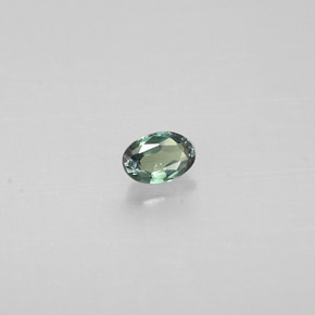 0.10カラットの天然グリーン/レッドアレキサンドライト（3.3×2.3 mm・オーバルカット）
