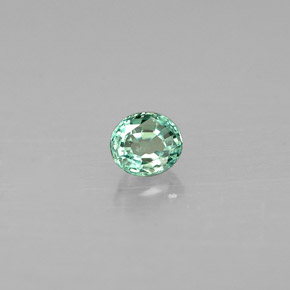 0.14カラットの天然グリーン/レッドアレキサンドライト（3.2×2.8 mm・オーバルカット）