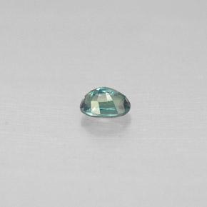 0.11カラットの天然グリーン/レッドアレキサンドライト（3.2×2.1 mm・オーバルカット）