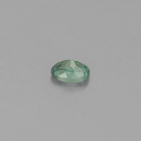 0.13カラットの天然グリーン/レッドアレキサンドライト（3.6×2.5 mm・オーバルカット）