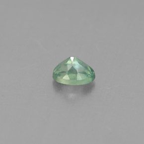 0.20カラットの天然グリーン/レッドアレキサンドライト（3.7×2.8 mm・オーバルカット）