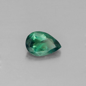 0.54カラットの天然グリーン/レッドアレキサンドライト（6.3×4.3 mm・洋梨の形）