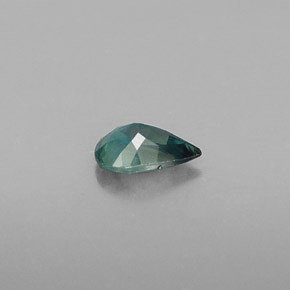 0.38カラットの天然グリーン/レッドアレキサンドライト（5.8×3.9 mm・洋梨の形）