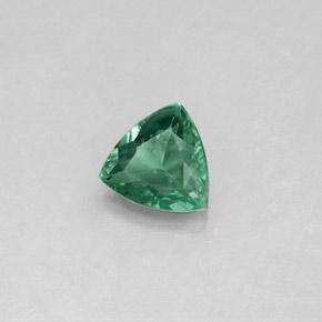0.24カラットの天然グリーン/レッドアレキサンドライト（4.1×4.1 mm・トリリアント）