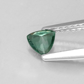 0.24カラットの天然グリーン/レッドアレキサンドライト（4.1×4.1 mm・トリリアント）