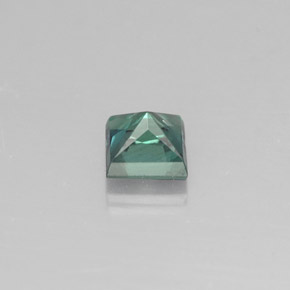 0.33カラットの天然グリーン/レッドアレキサンドライト（3.6×3.6 mm・四角）
