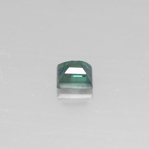0.20カラットの天然グリーン/レッドアレキサンドライト（3.1×3.1 mm・四角）