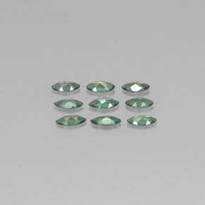 カラットの天然グリーン/レッドアレキサンドライト（3.8×1.9 mm・マーキス）