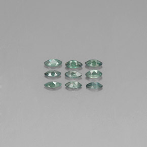カラットの天然グリーン/レッドアレキサンドライト（3.9×2 mm・マーキス）