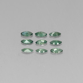 カラットの天然グリーン/レッドアレキサンドライト（4×2 mm・マーキス）
