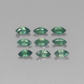 カラットの天然グリーン/レッドアレキサンドライト（3.8×2 mm・マーキス）