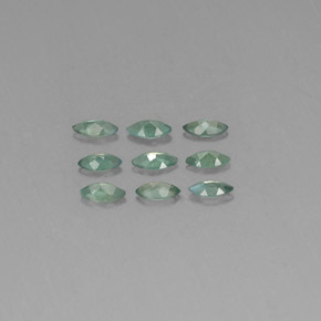 カラットの天然グリーン/レッドアレキサンドライト（3.9×2 mm・マーキス）