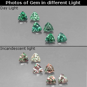 カラットの天然グリーン/レッドアレキサンドライト（3.2×3.1 mm・トリリアント）