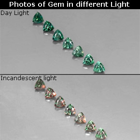 カラットの天然グリーン/レッドアレキサンドライト（3.2×3.1 mm・トリリアント）