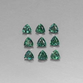 カラットの天然グリーン/レッドアレキサンドライト（3.2×3.1 mm・トリリアント）