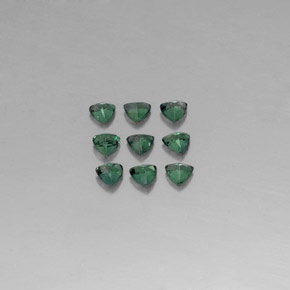 カラットの天然グリーン/レッドアレキサンドライト（3.2×3.1 mm・トリリアント）