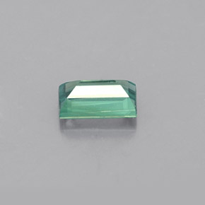 0.37カラットの天然グリーン/レッドアレキサンドライト（5.1×3 mm・バゲット）