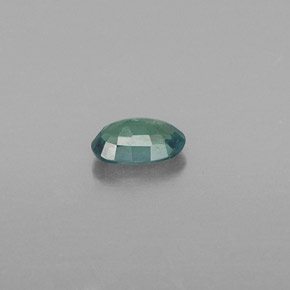 0.17カラットの天然グリーン/レッドアレキサンドライト（4.2×2.6 mm・オーバルカット）