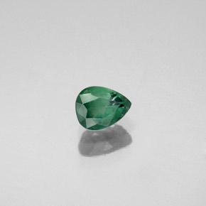 0.50カラットの天然グリーン/レッドアレキサンドライト（5.3×4.1 mm・洋梨の形）