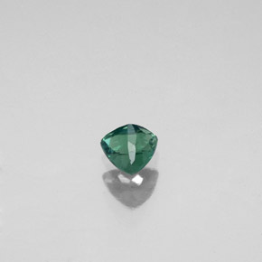 0.32カラットの天然グリーン/レッドアレキサンドライト（4.1×4.1 mm・トリリアント）