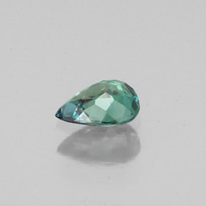 0.28カラットの天然グリーン/レッドアレキサンドライト（4.9×3.8 mm・洋梨の形）