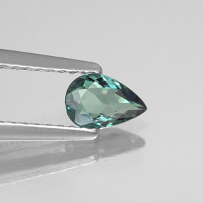 0.35カラットの天然グリーン/レッドアレキサンドライト（6×4 mm・洋梨の形）