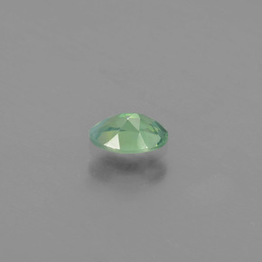 0.49カラットの天然グリーン/レッドアレキサンドライト（5.9×4 mm・オーバルカット）